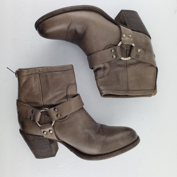 FRYE Brown Leather Tabitha Harness Short Block Heel Ankle Boots 7 - Picture 3 of 9